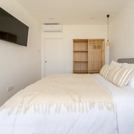 Aurora Luxury With Infinity Pool Вилла