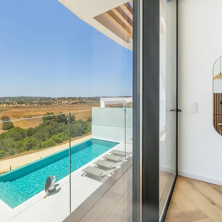 Aurora Luxury With Infinity Pool Вилла
